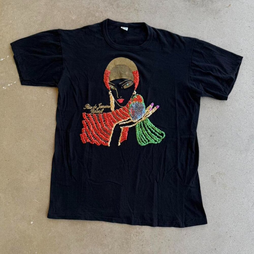 VINTAGE 1970s RIO DE JANEIRO BRAZIL COLORFUL BEADED FESTIVAL ART GRAPHIC TEE